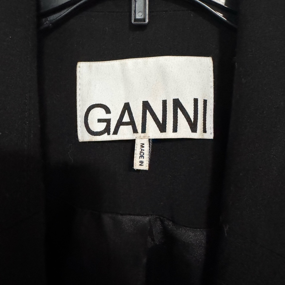 Ganni Elegant Black Blazer - Picture 3 of 8